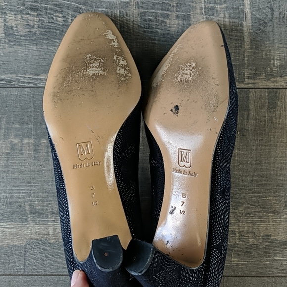 Bruno Magli Navy Blue Leather Textured Heels BX187 - Picture 10 of 11